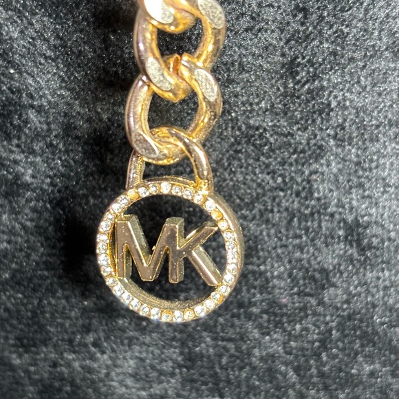 MICHAEL Michael Kors Gold-Tone Bling MK Stone Link Belt Size L/XL - Picture 5 of 9